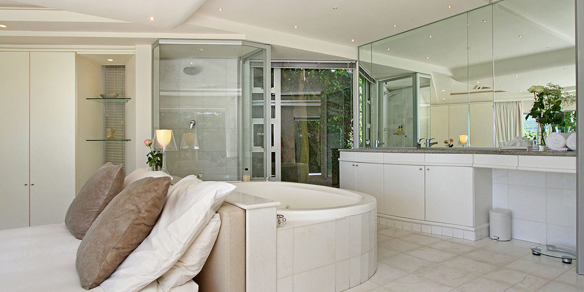 Lion's View 5 bed villa to rent in Camps Bay