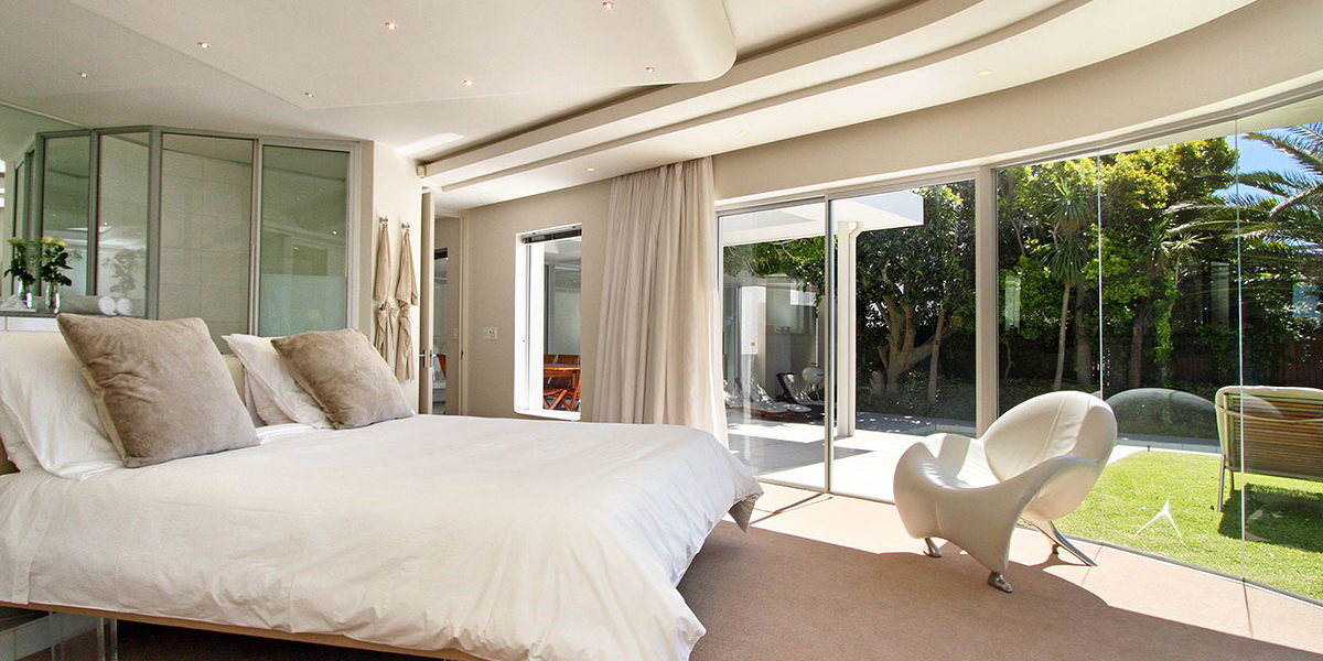 5 Bedroom self catering large villa to rent in Camps Bay