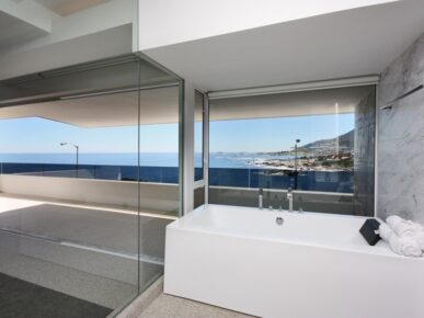 Ebb Tide The bathroom in the luxury 3 bedroom penthouse to rent in Camps Bay