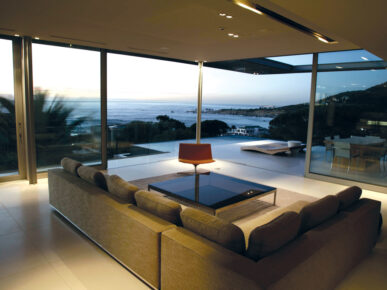 Luxury 008 Bond Villa in Camps Bay