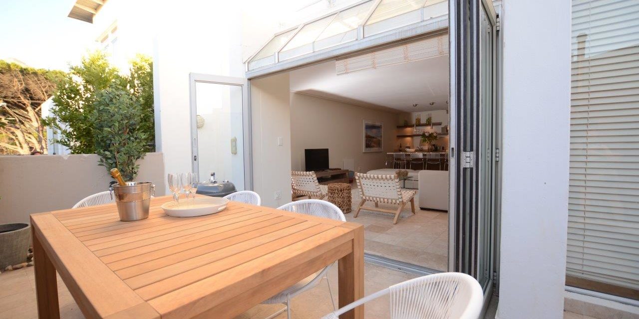Holiday apartment to rent in Camps Bay