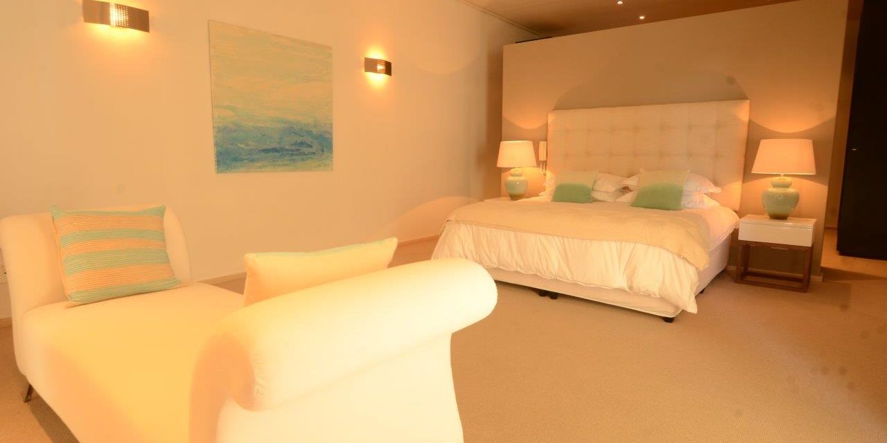 Holiday apartment to rent in Camps Bay
