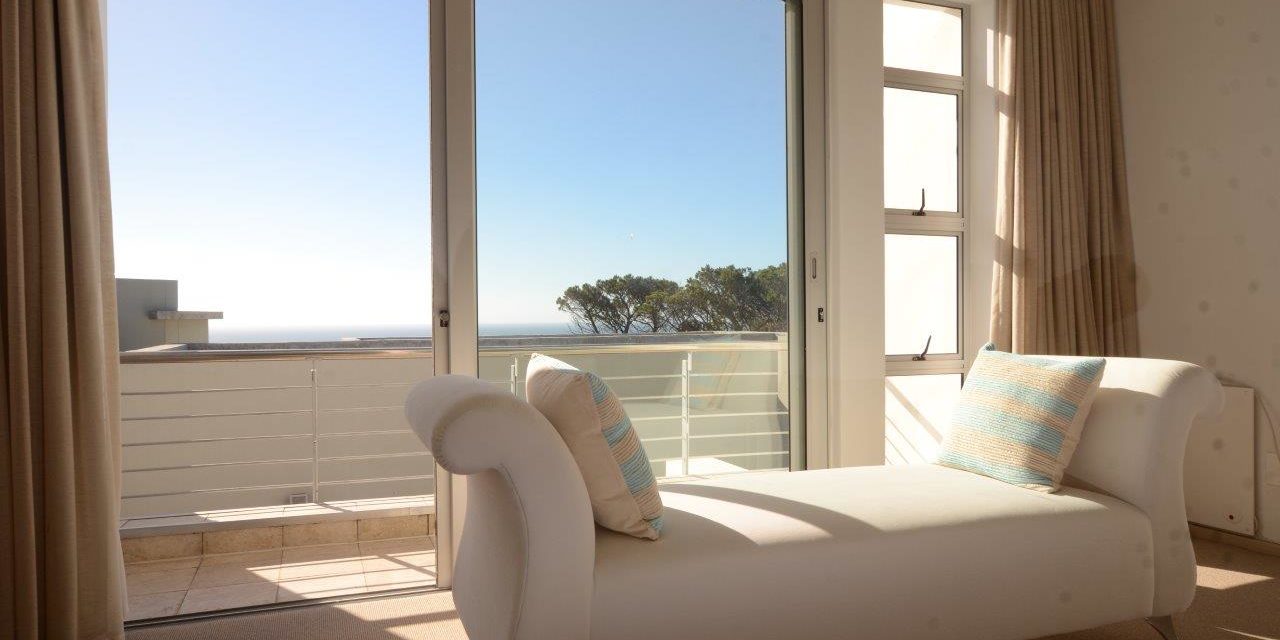 Holiday apartment to rent in Camps Bay