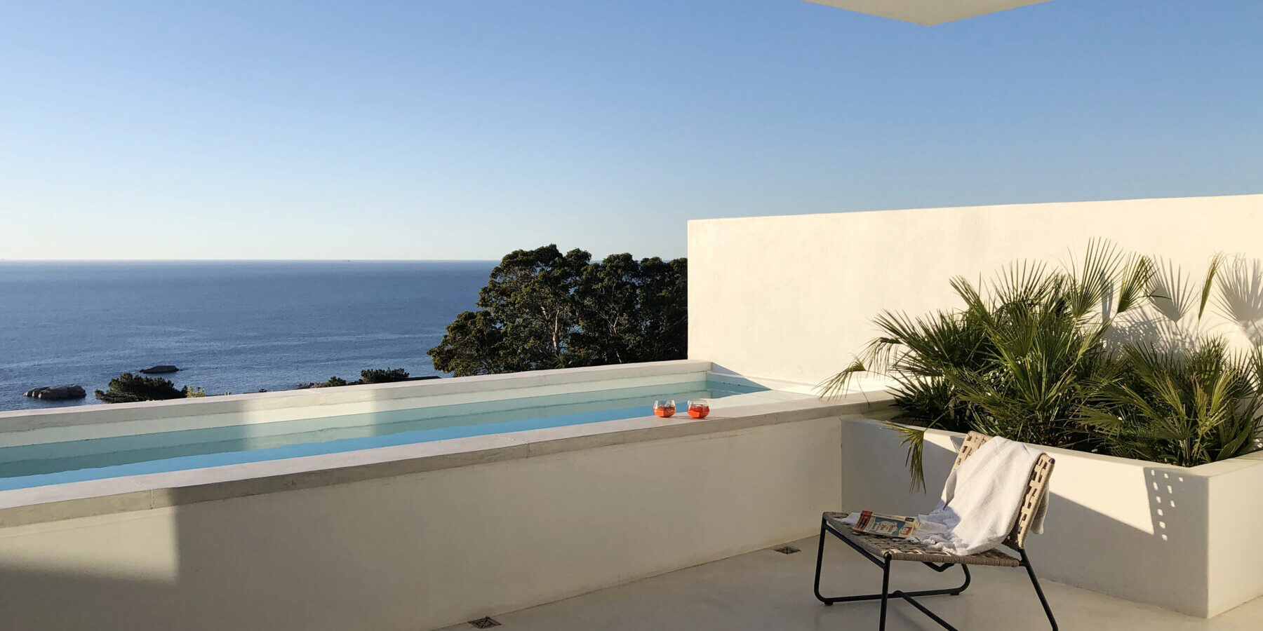 Luxury 8 bedroom villa to rent in Camps Bay with a great view including breakfast