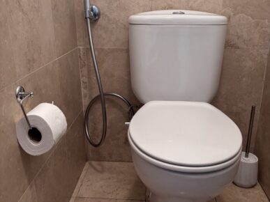 4 Dunkeld Village, a 3 bedroom townhouse to rent in Camps Bay. Toilets have bidet sprays
