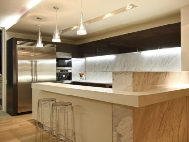 Ebb Tide The bedroom in the luxury 3 bedroom penthouse to rent