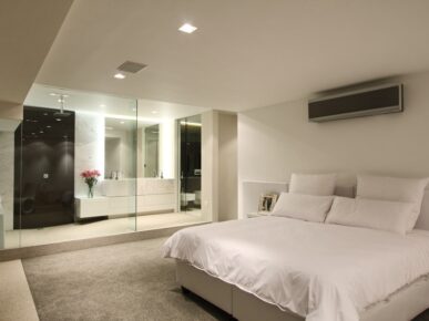 Ebb Tide The bedroom in the luxury 3 bedroom penthouse to rent