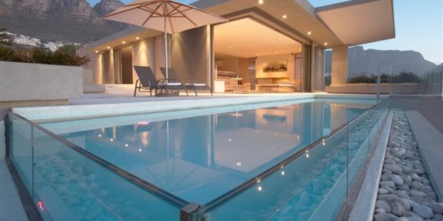 Luxury penthouse apartment to rent in Camps Bay