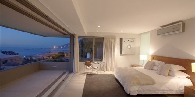Luxury penthouse apartment to rent in Camps Bay