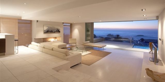 Luxury penthouse apartment to rent in Camps Bay
