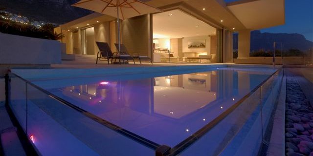 Luxury penthouse apartment to rent in Camps Bay