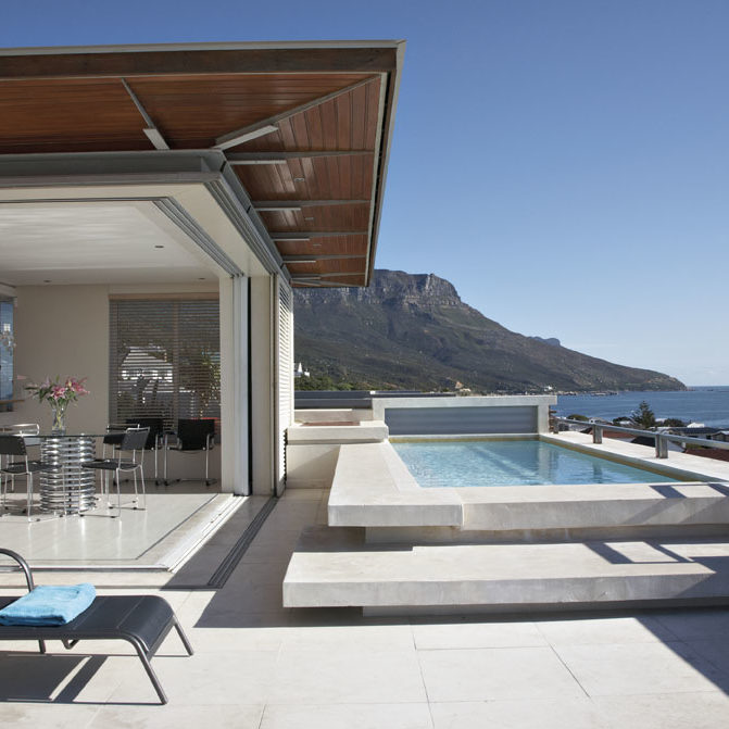 Penthouse apartment to rent in Camps Bay