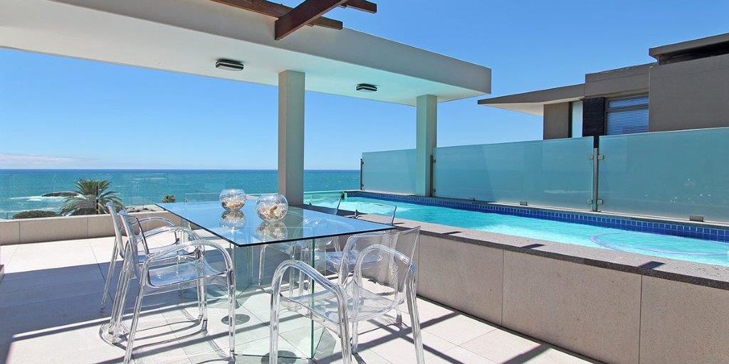 Holiday apartment to rent in Camps Bay