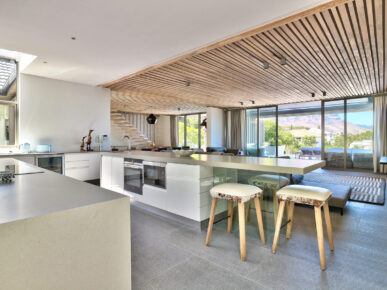 6 Bedroom Luxury Camps Bay villa