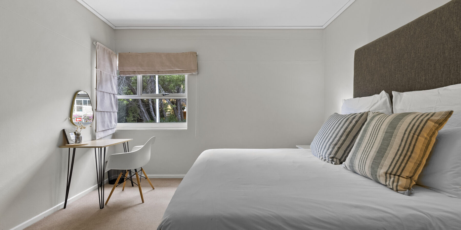 Townhouse apartment for sale in Camps Bay in secure complex near beach with pool and garden