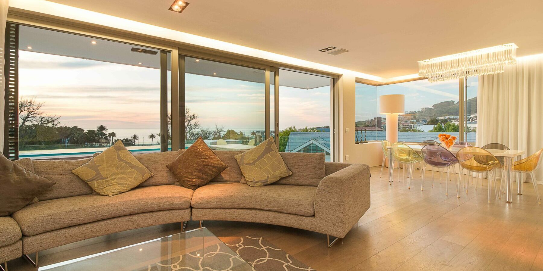 3 Bed villa in Central Drive Camps Bay
