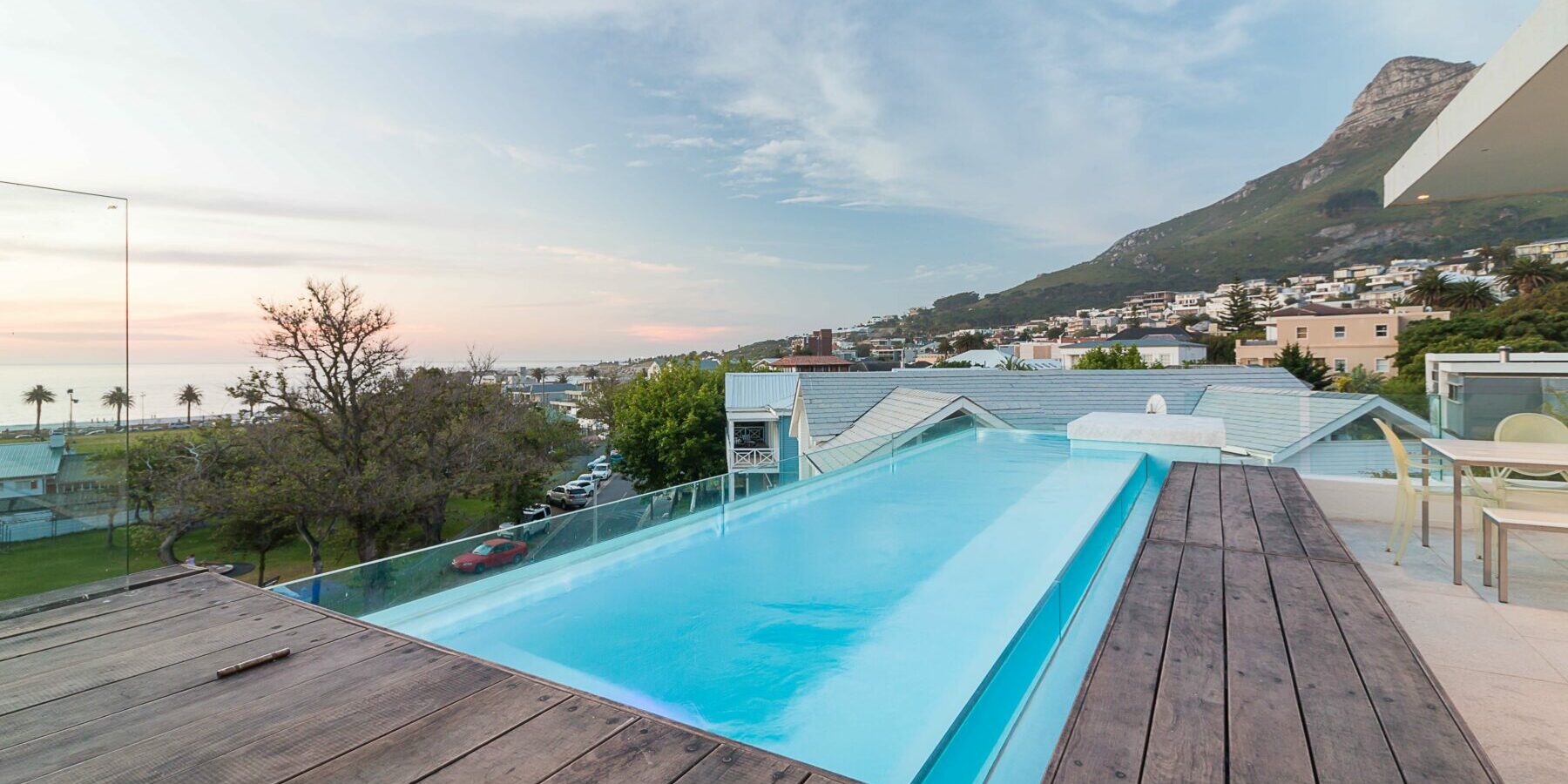3 Bed villa in Central Drive Camps Bay